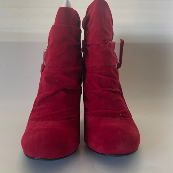 Quipid red ankle boots. - Picture 5 of 14